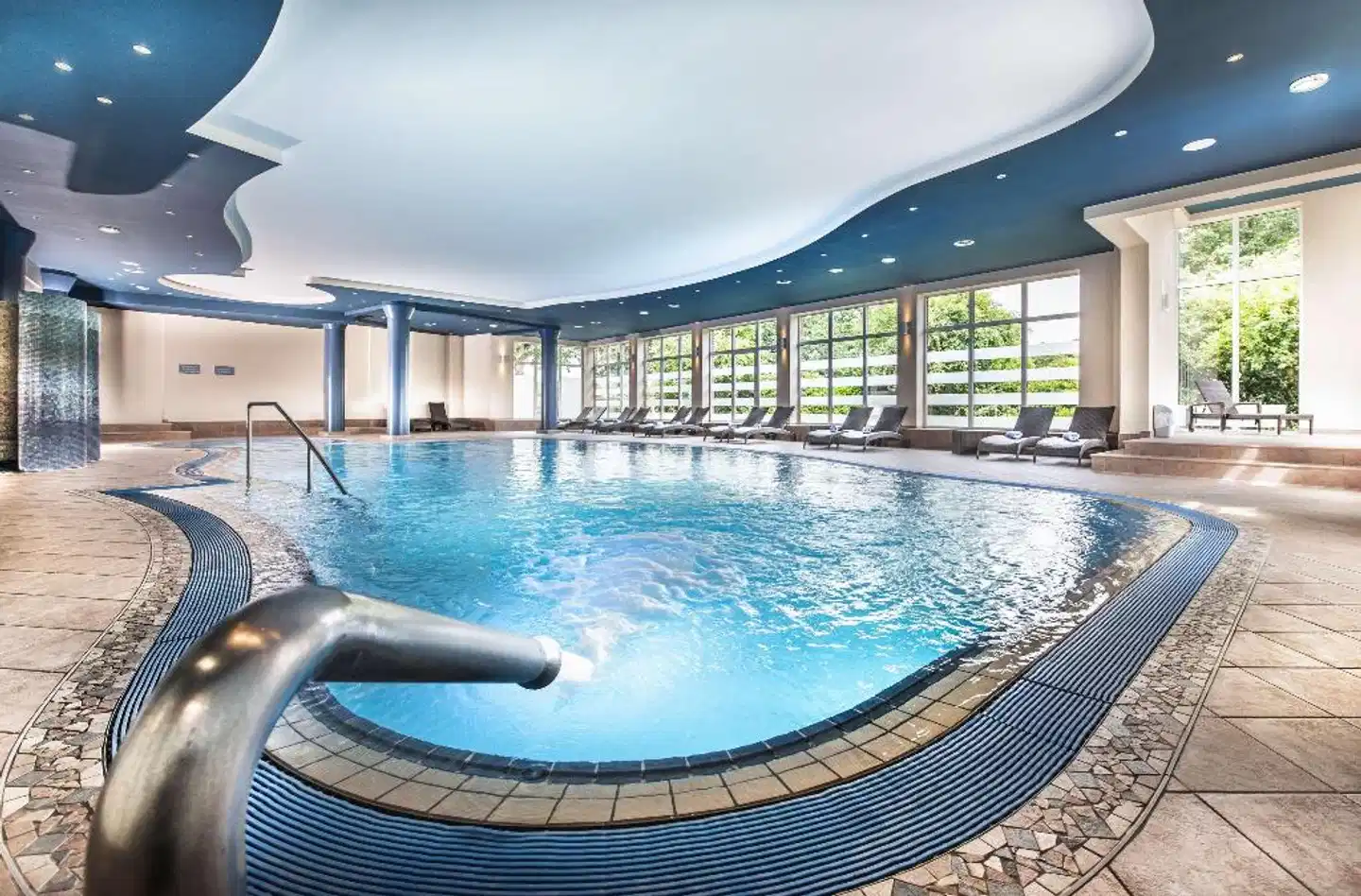 Steigenberger Hotel Treudelberg Hallenbad