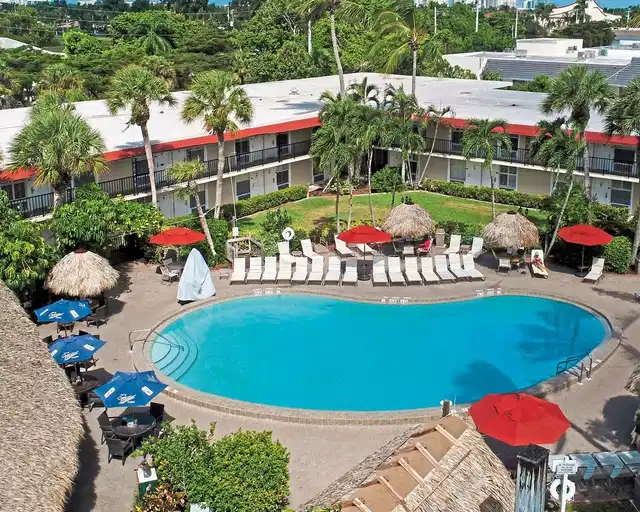 Gulfcoast Inn of Naples Pool