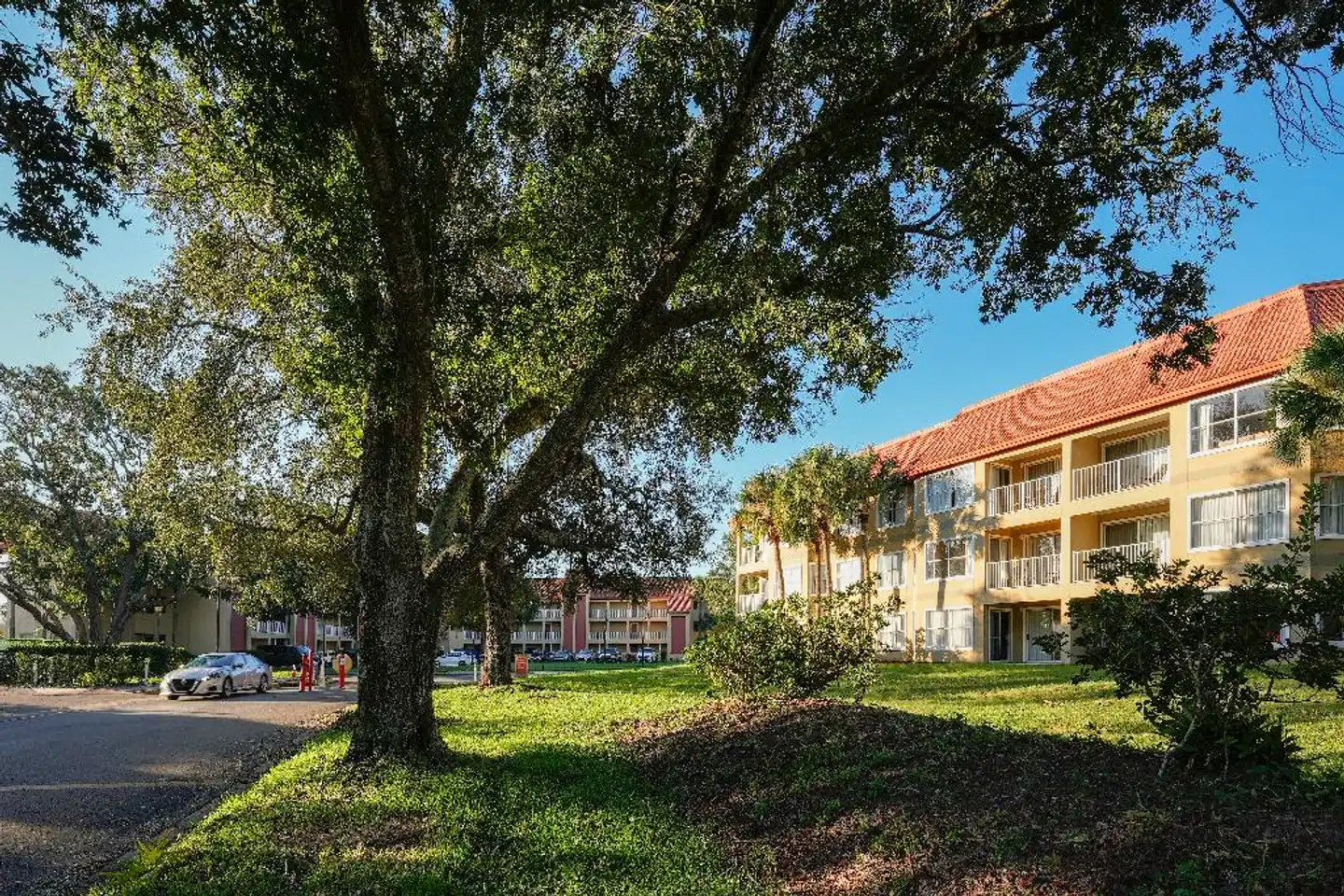 Parc Corniche Condominium Suite Hotel Garten