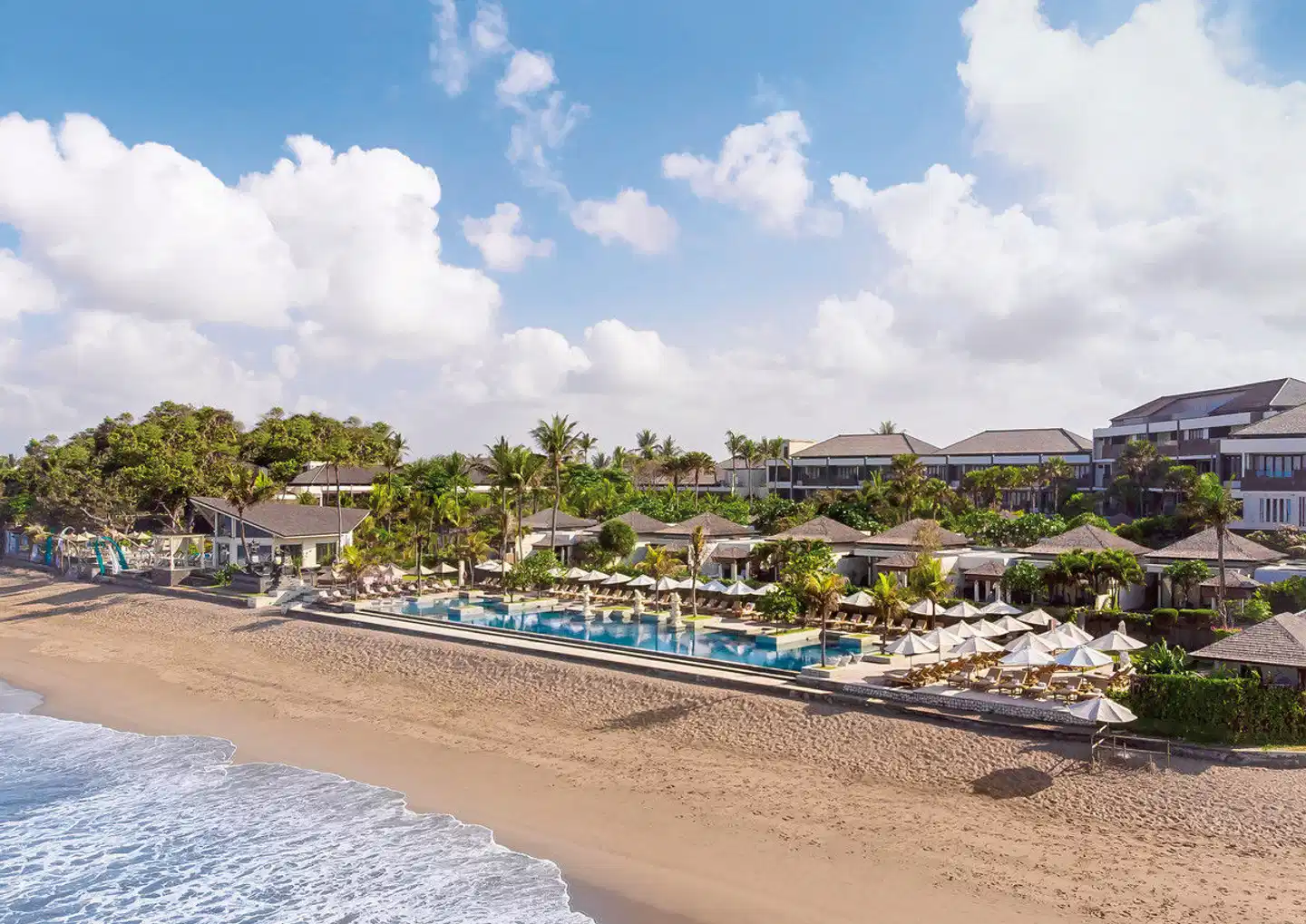 The Seminyak Beach Resort & Spa Strand