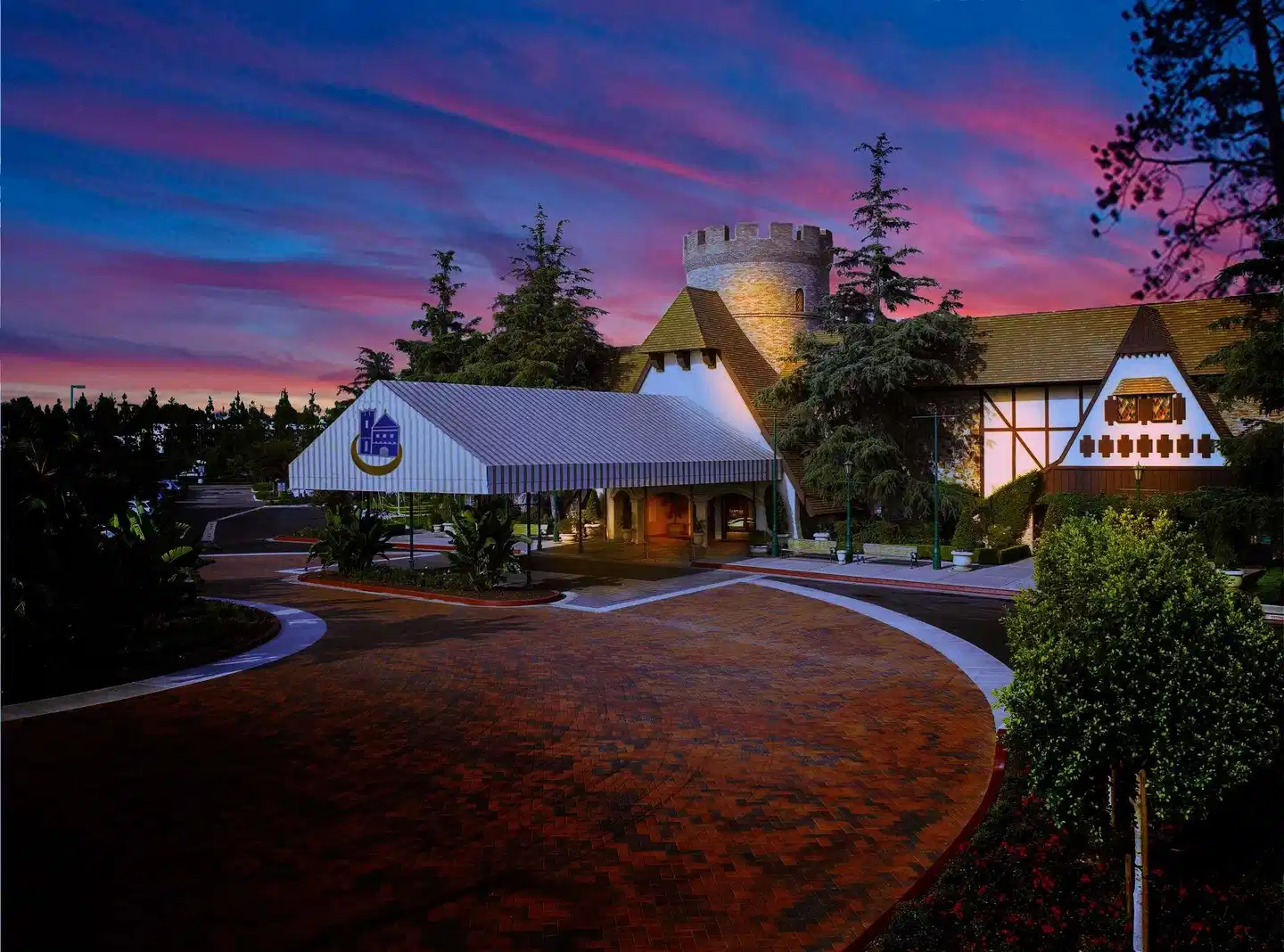 Anaheim Majestic Garden Hotel Aussenansicht