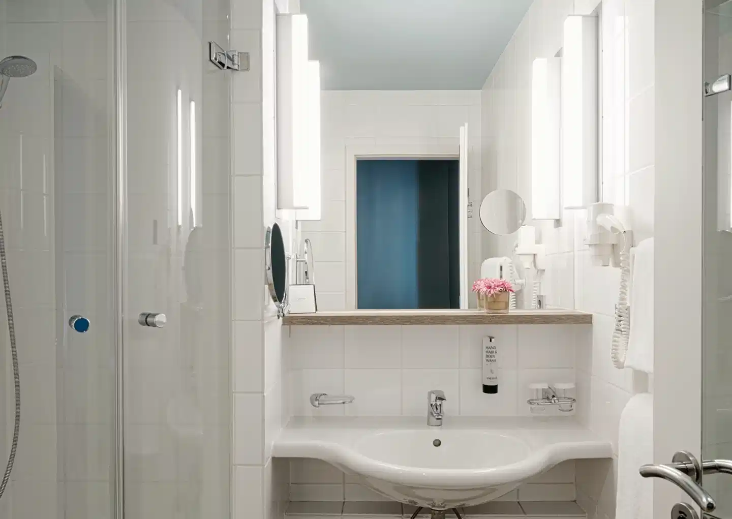 AMERON Hotel ABION Spreebogen Waterside Badezimmer