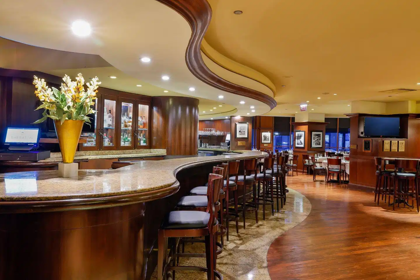 Sheraton Grand Chicago Bar