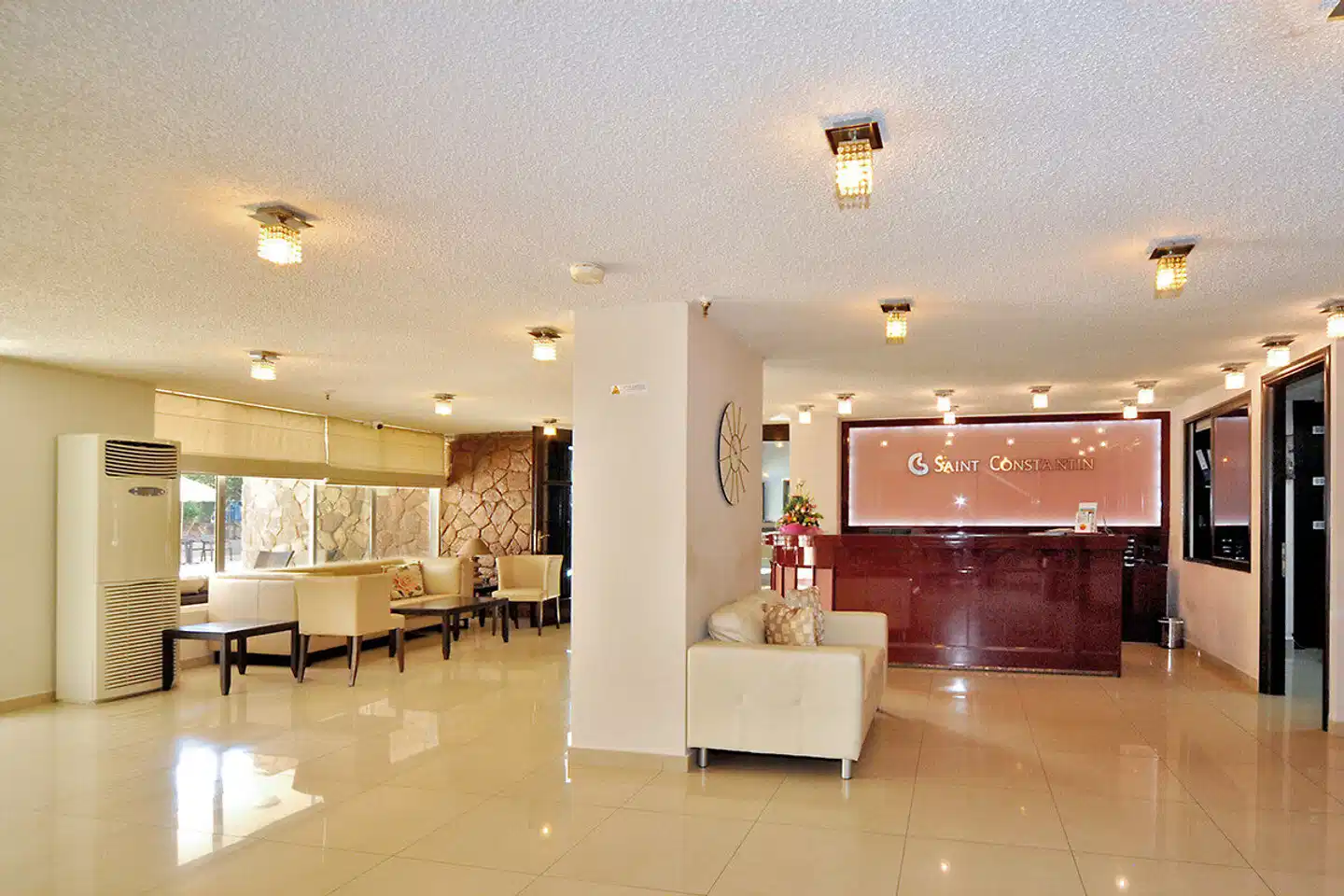 Saint Constantin Hotel Lobby