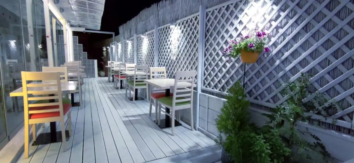 THALIA deco CITY & BEACH HOTEL Terrasse