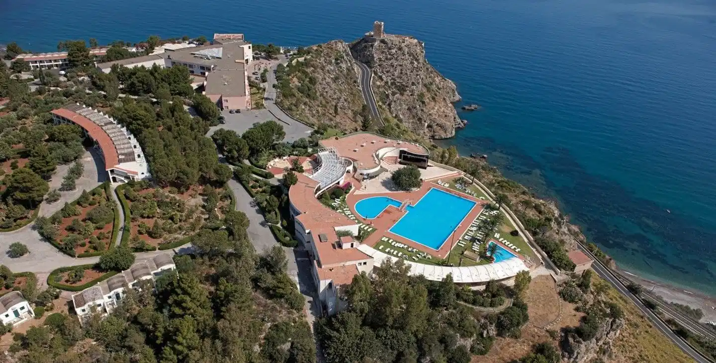 Hotel & Resort Torre Normanna Aussenansicht