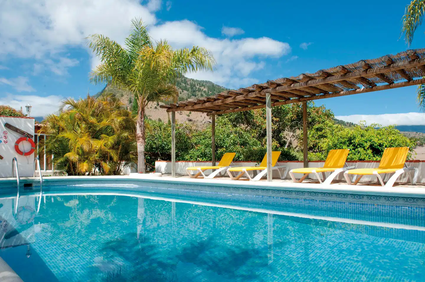 Villa & Casitas Caldera Pool