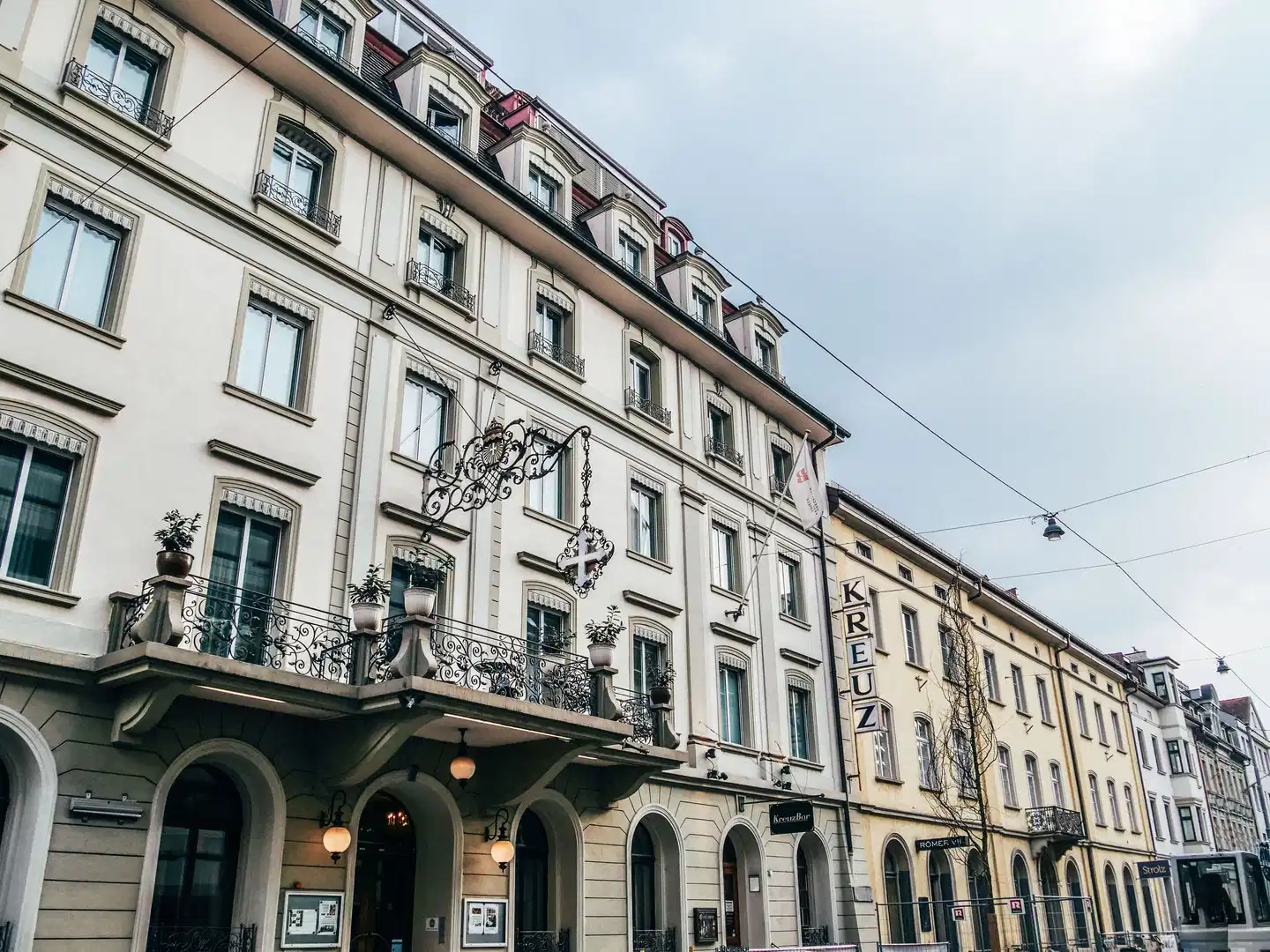 Weißes Kreuz Aussenansicht