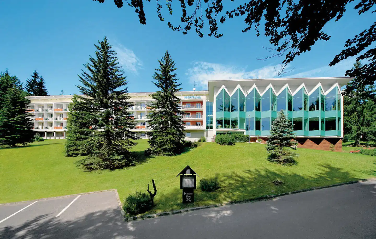 Interhotel Montana Aussenansicht