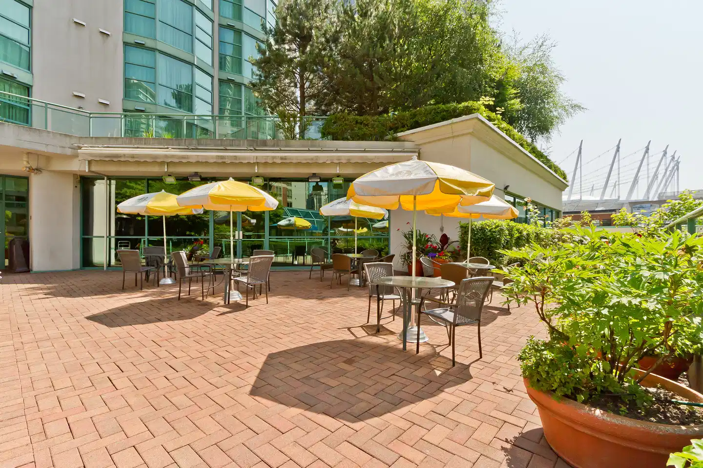 Rosedale on Robson Suite Hotel Terrasse