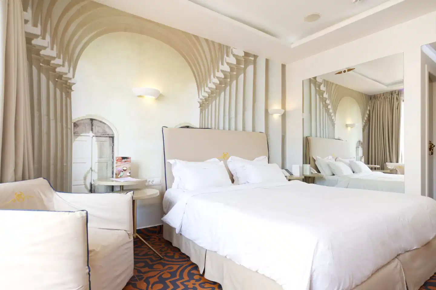 Royal Marmin Bay Boutique & Art Hotel Wohnbeispiel