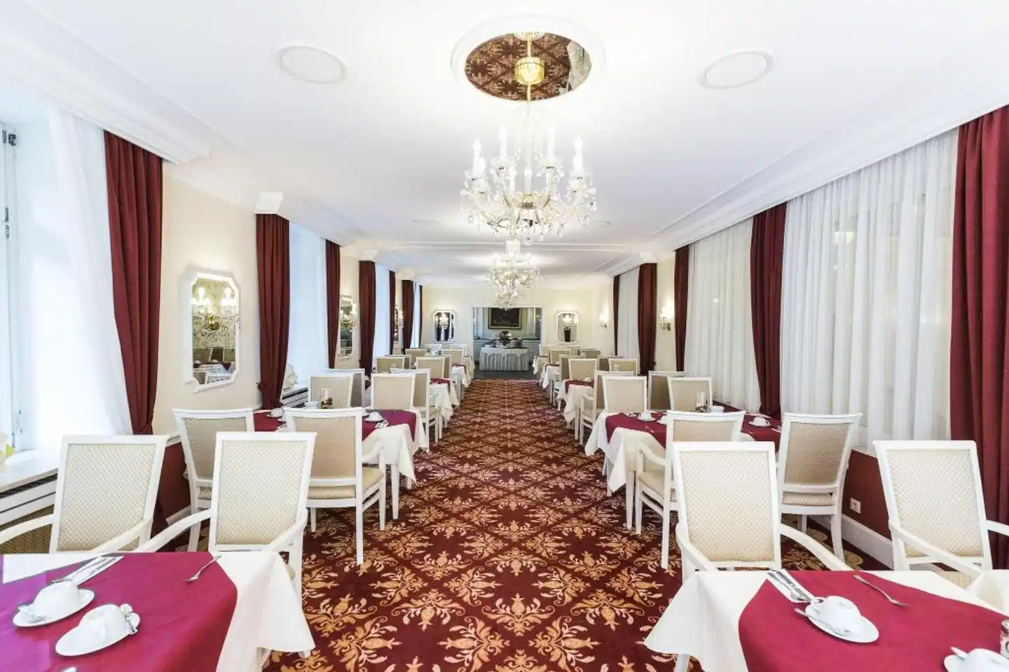 HELIOPARK Bad Hotel zum Hirsch Restaurant