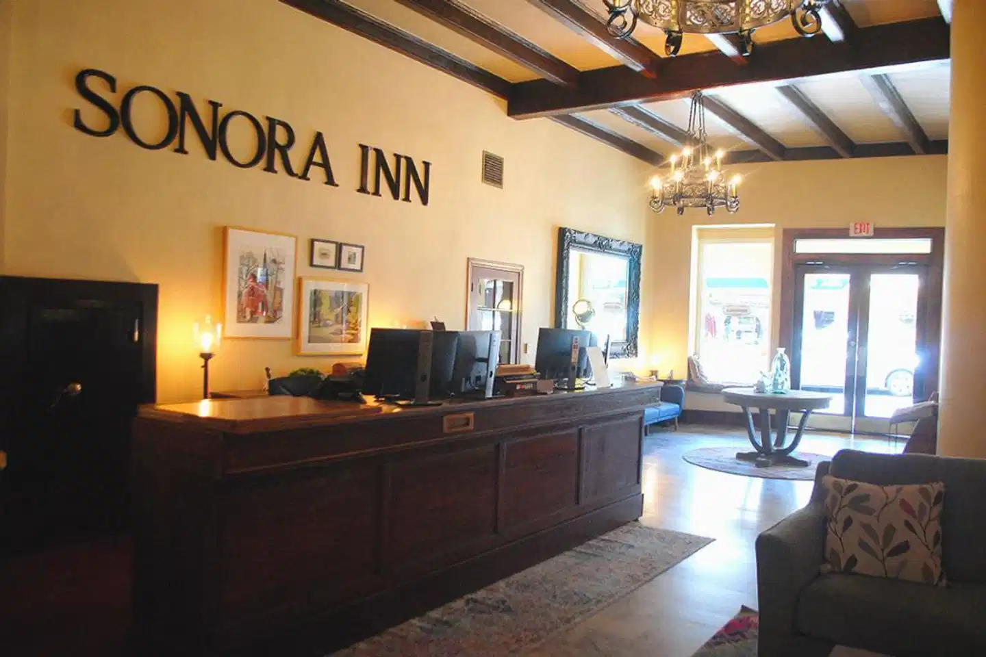 Sonora Inn Lobby
