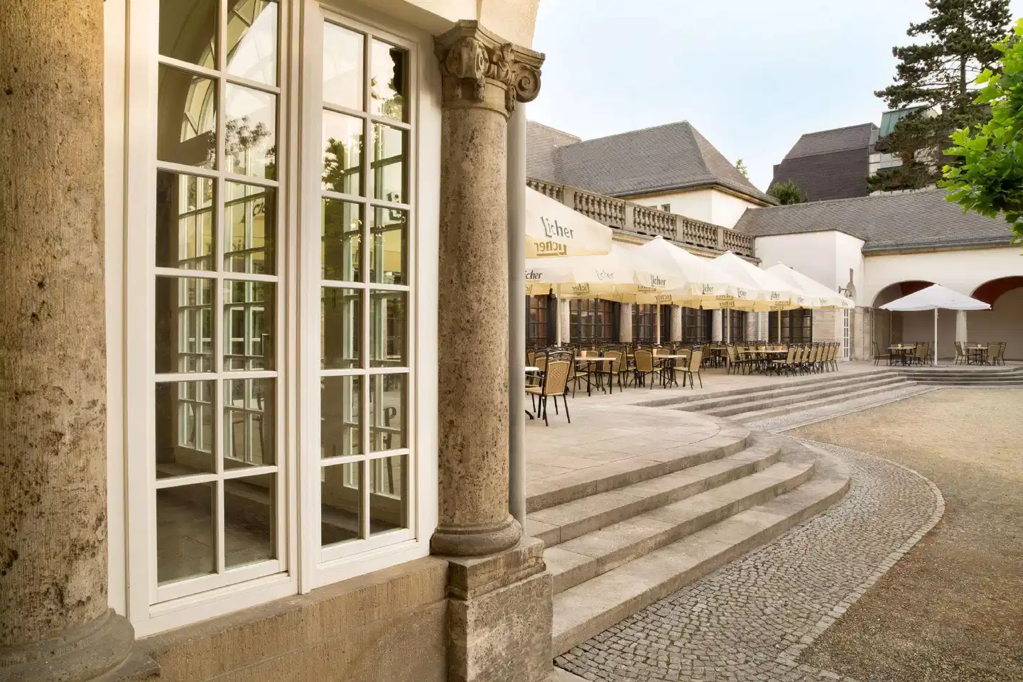 Ramada Nürnberg Parkhotel Terrasse