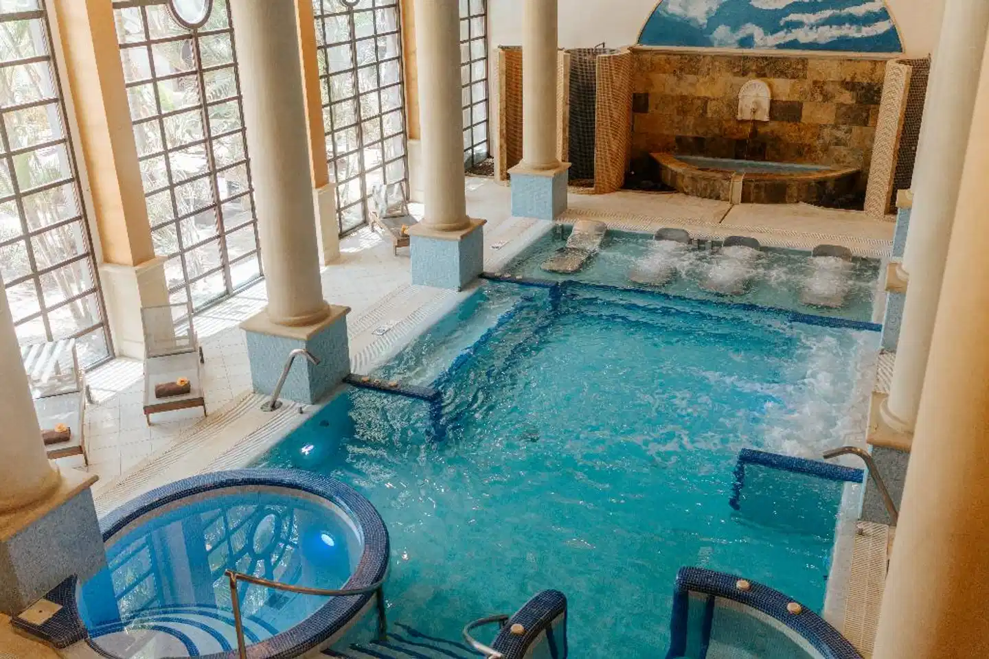 R2 Rio Calma Hotel & SPA & Conference Hallenbad