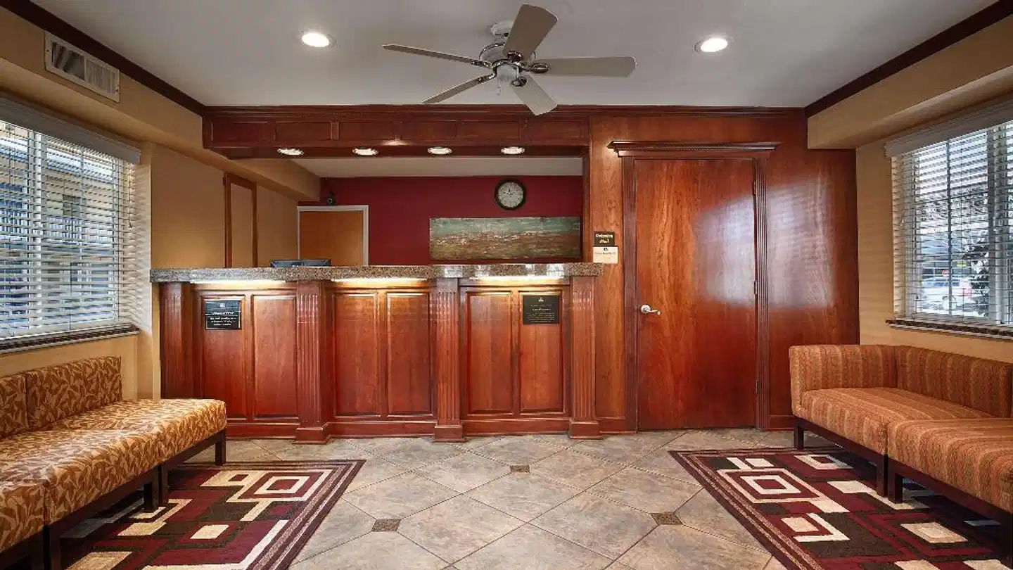 Best Western Town House Lodge Lobby