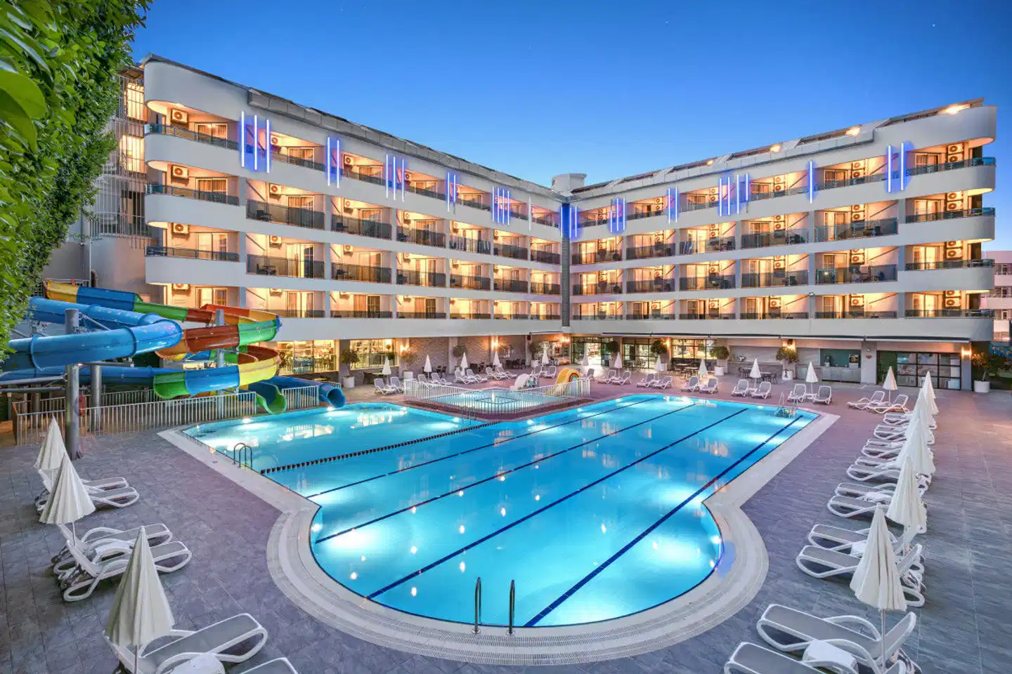 Avena Resort & Spa Pool