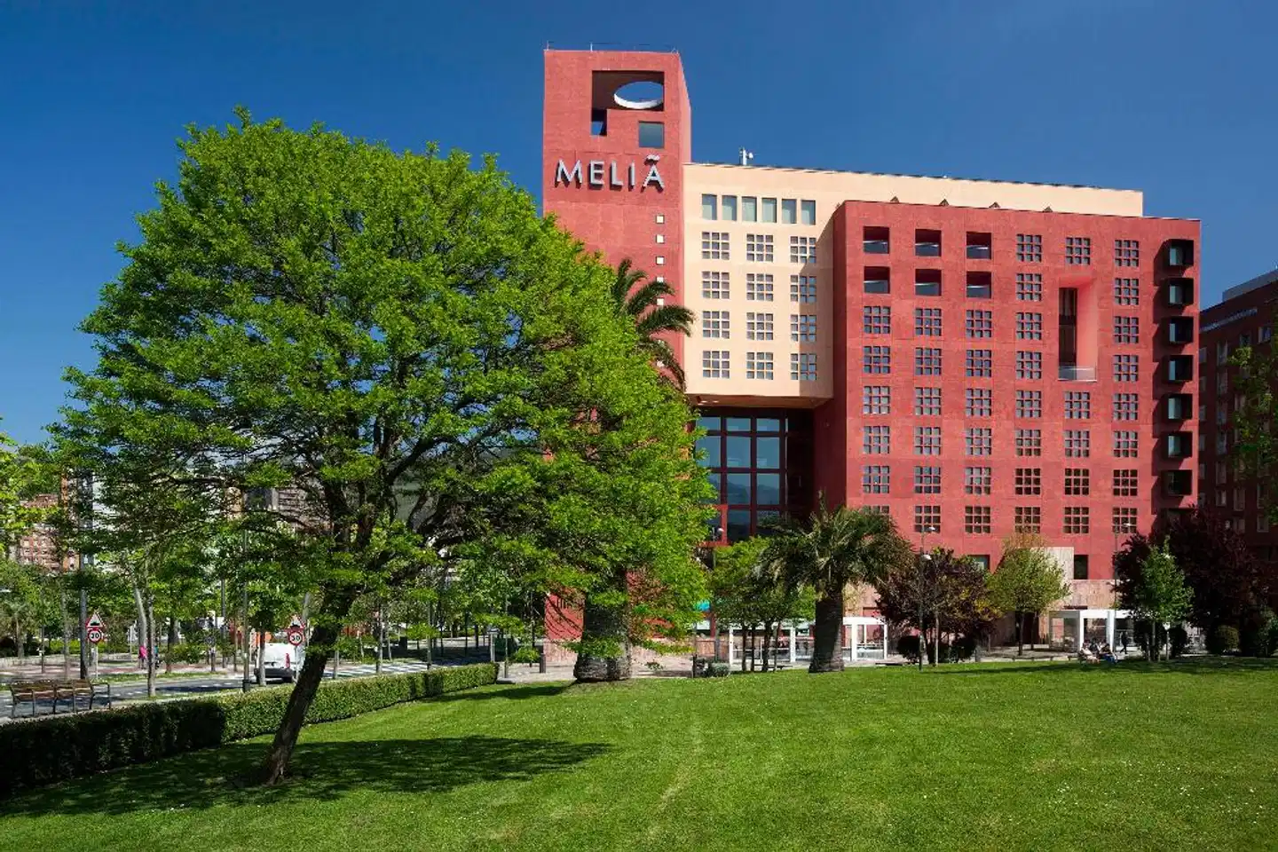 Meliá Bilbao Aussenansicht