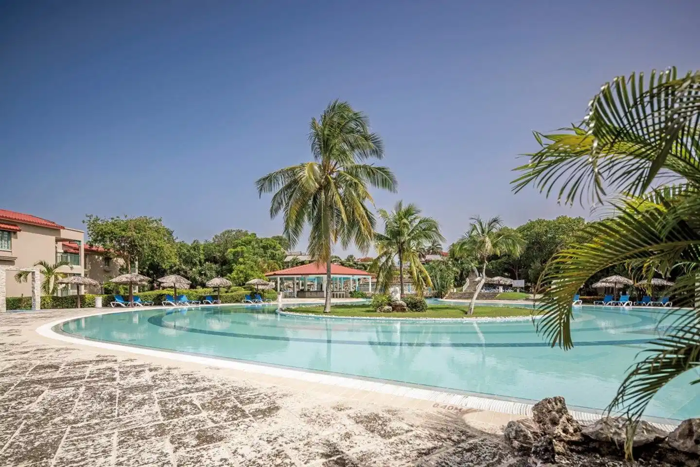 Sol Turquesa Beach Pool