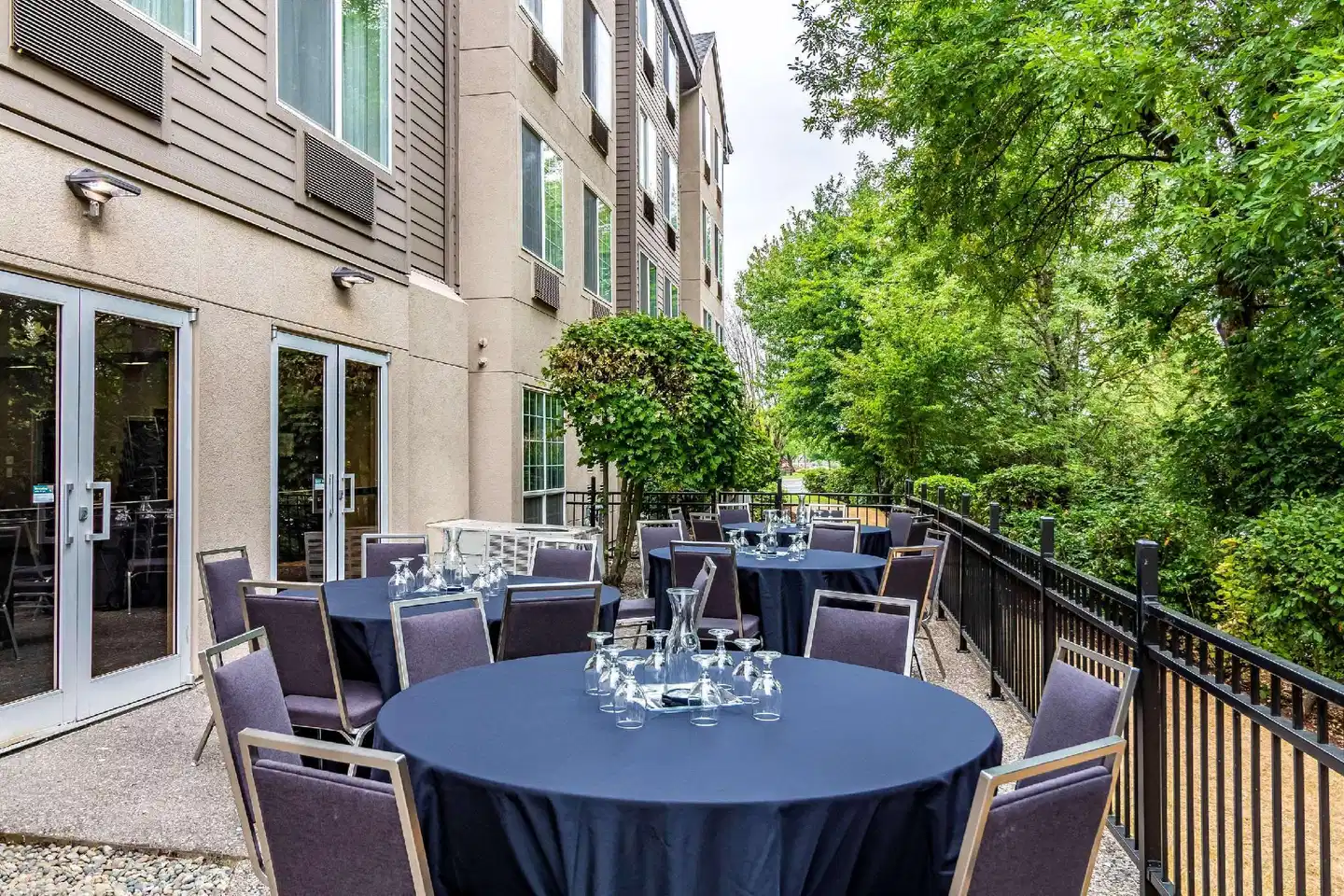 Clarion Hotel Portland Airport Terrasse