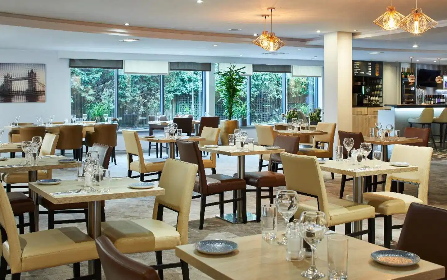 Leonardo London Heathrow Airport Restaurant