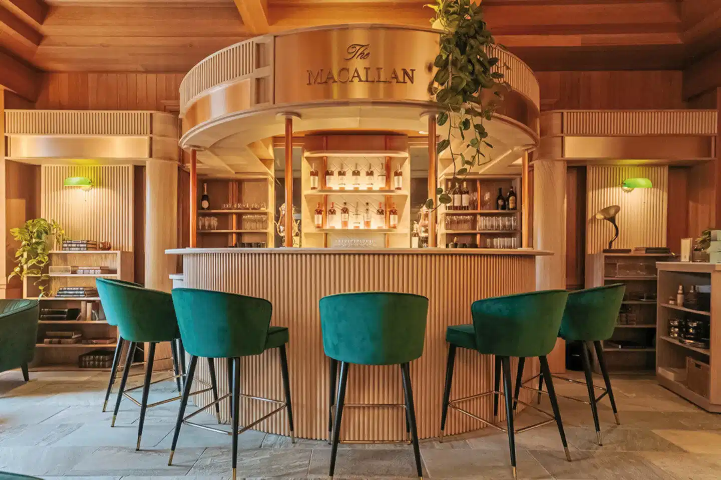 Four Seasons Resort and Residences Whistler Bar