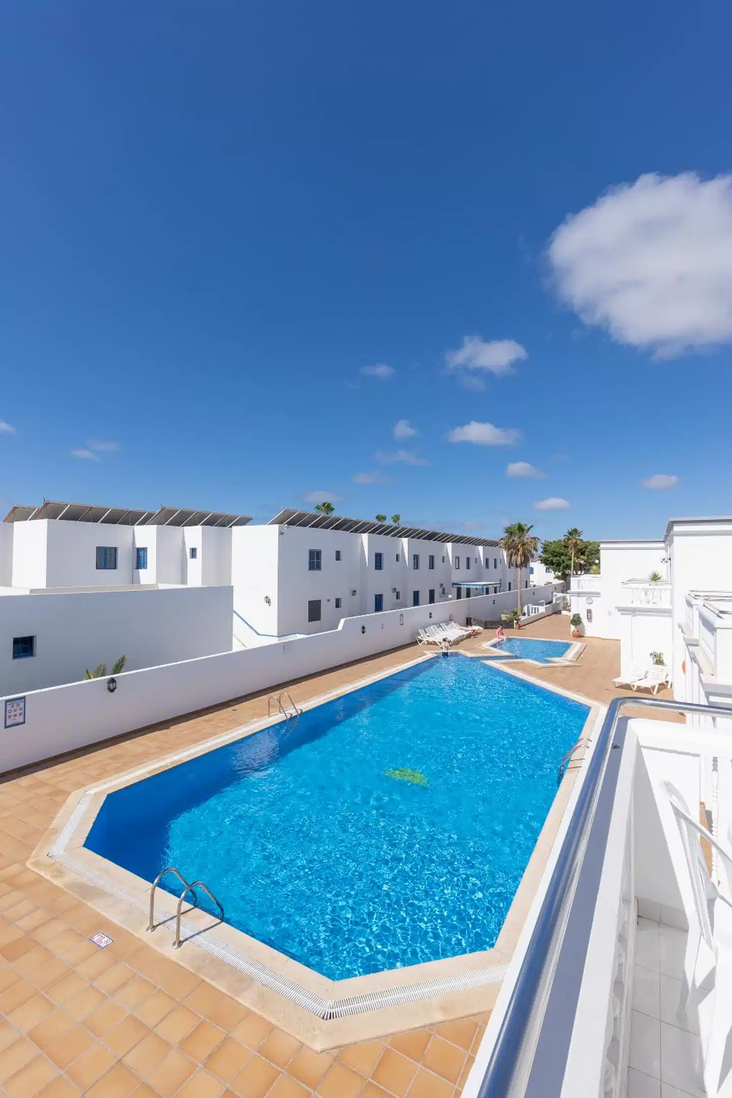 Apartamentos Corona Mar Pool