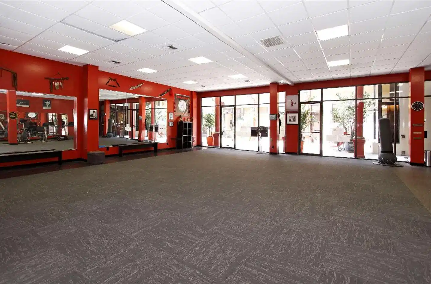 Best Western Plus Dragon Gate Inn Lobby