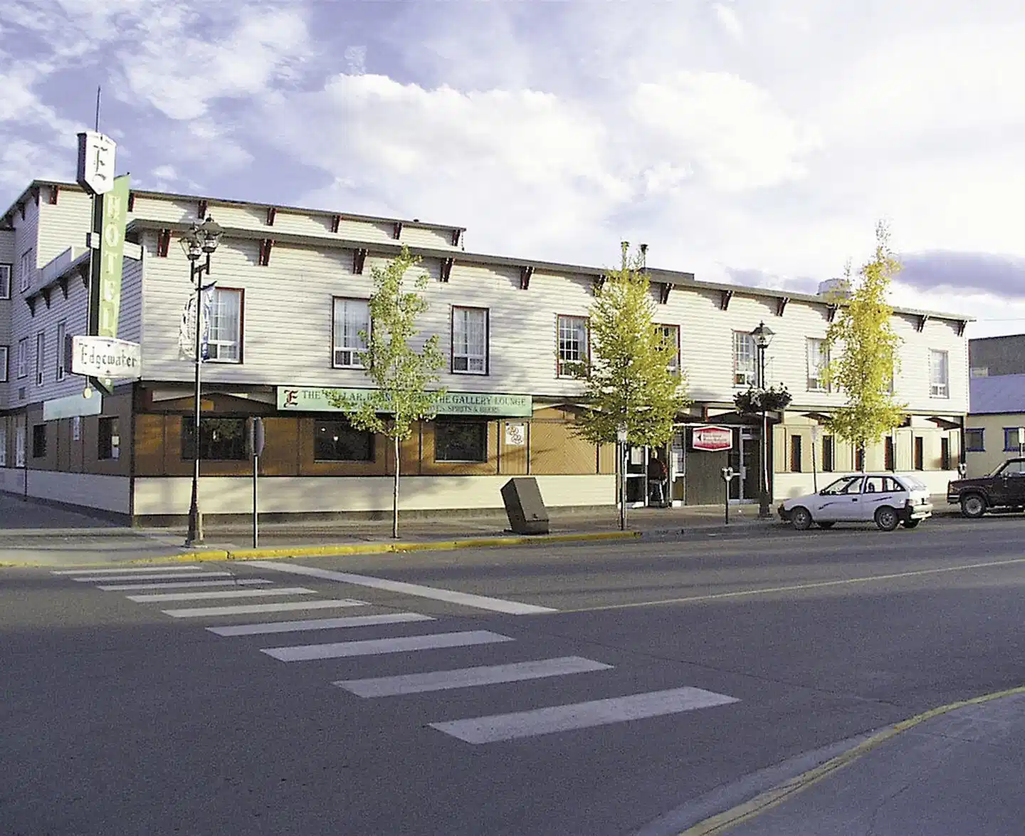 Edgewater Hotel Aussenansicht