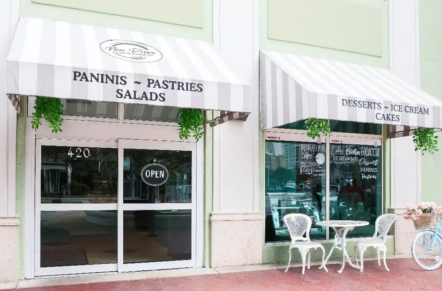 Riverside Hotel Aussenansicht