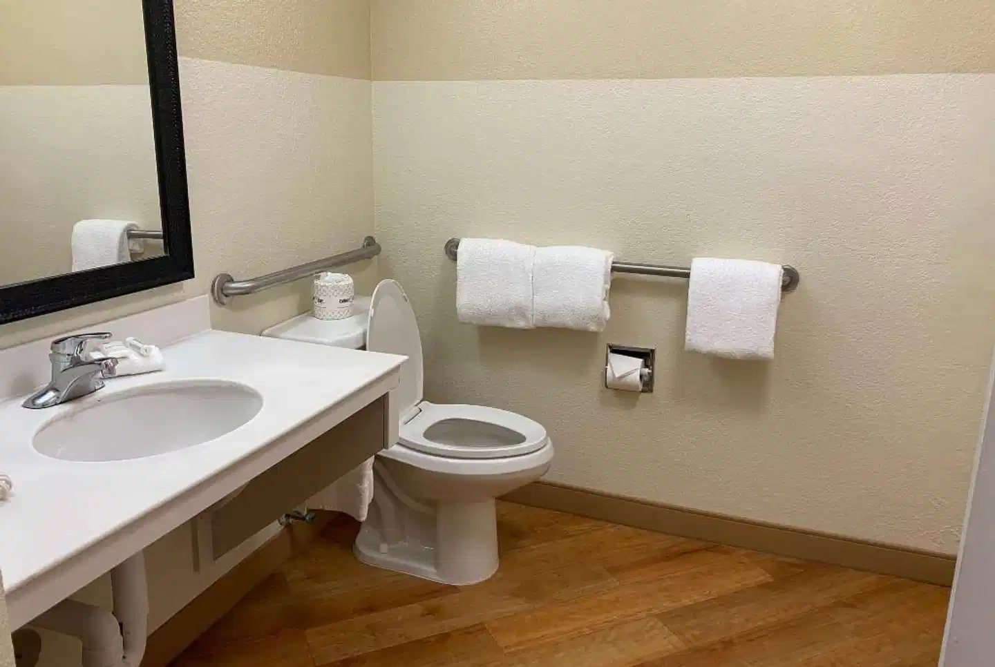 La Quinta Inn & Suites by Wyndham Ft. Lauderdale Airport Badezimmer