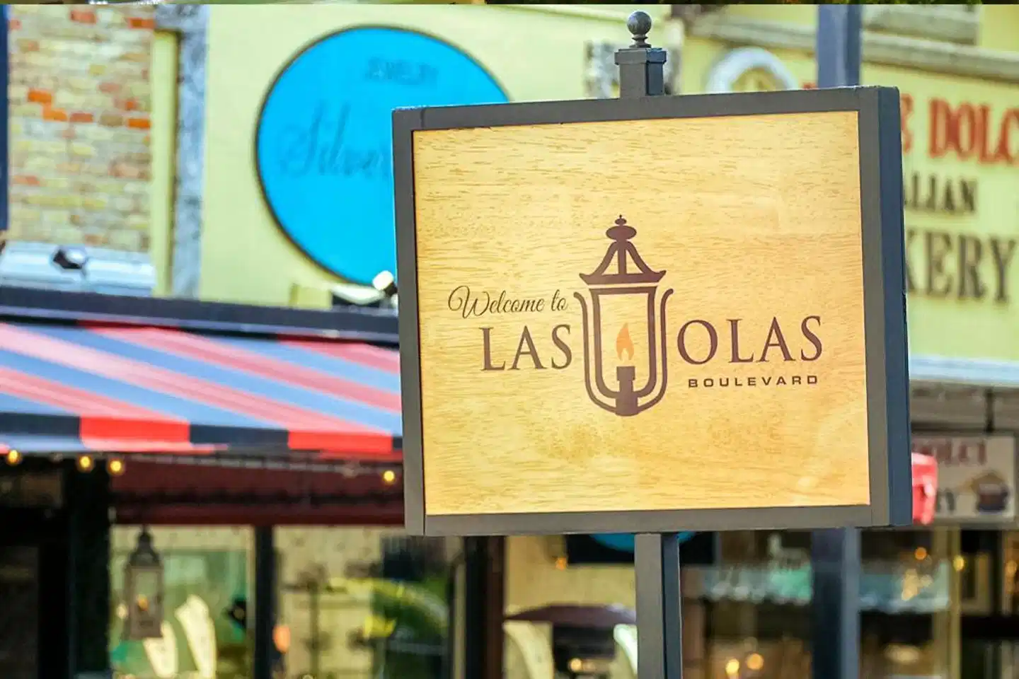 Riverside Hotel Aussenansicht