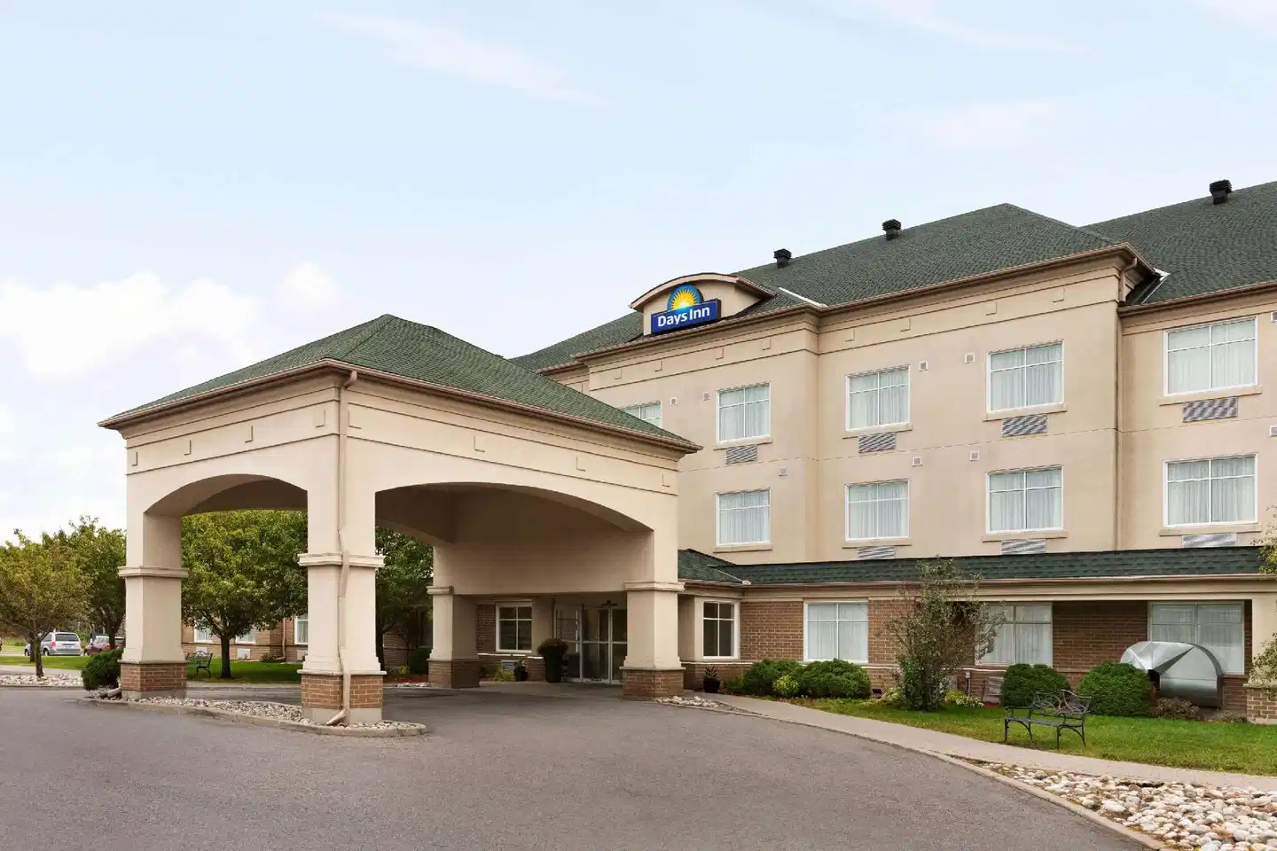 Days Inn by Wyndham Ottawa Airport Aussenansicht