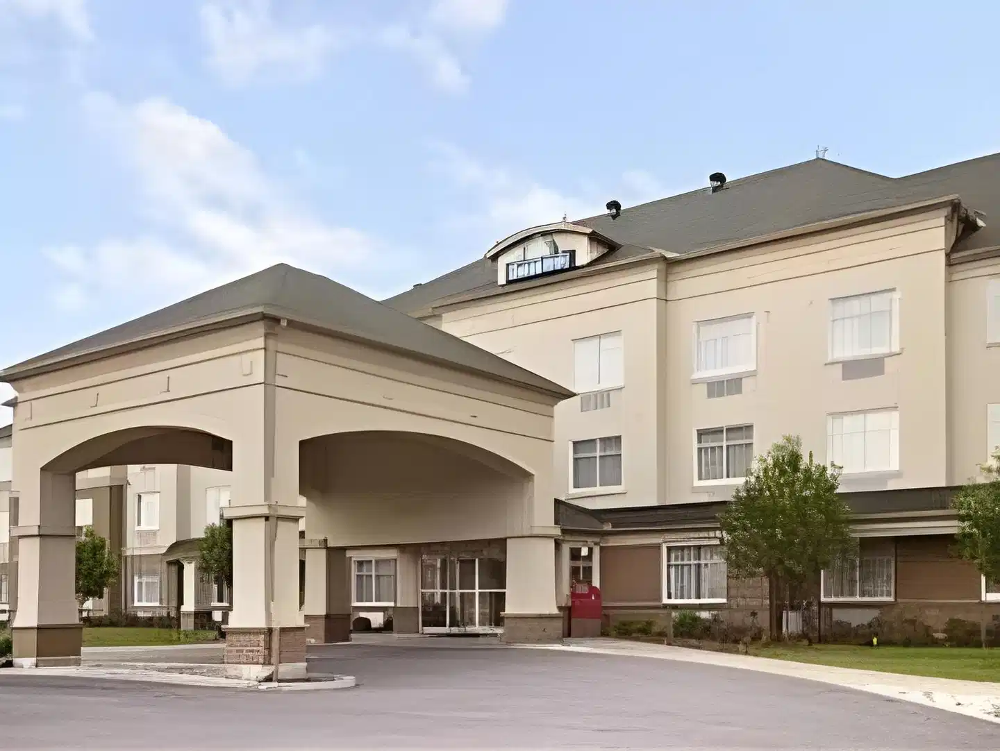 Days Inn by Wyndham Ottawa Airport Aussenansicht