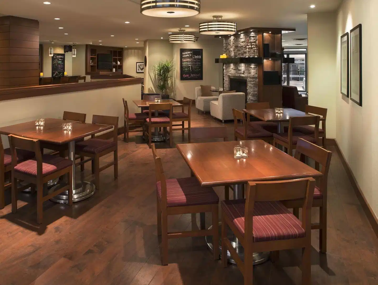 Four Points by Sheraton Hotel & Conference Centre Gatineau-Ottawa Bar