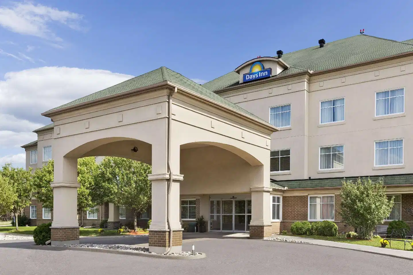 Days Inn by Wyndham Ottawa Airport Aussenansicht