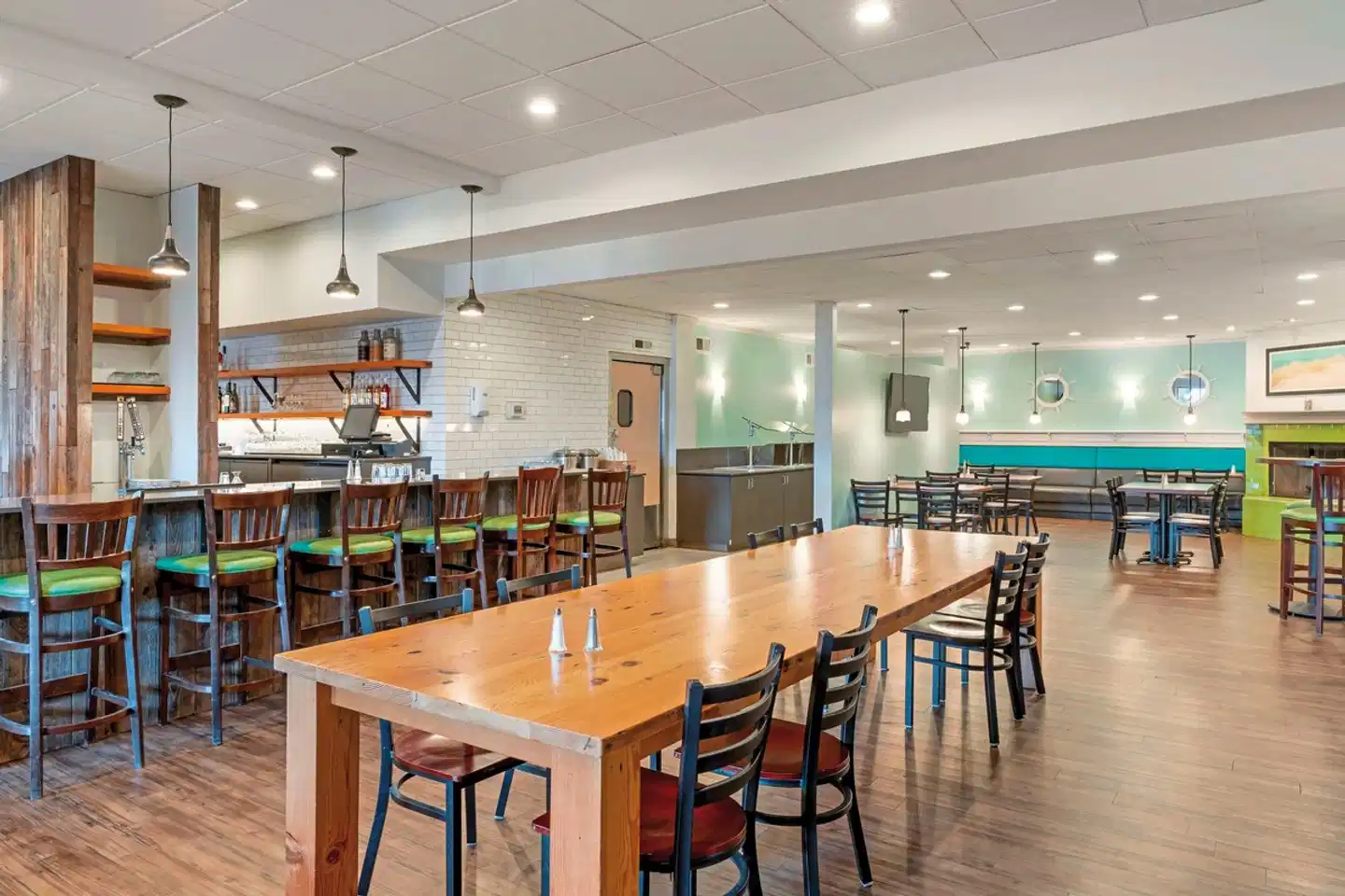 Best Western Plus Ocean View Resort Bar