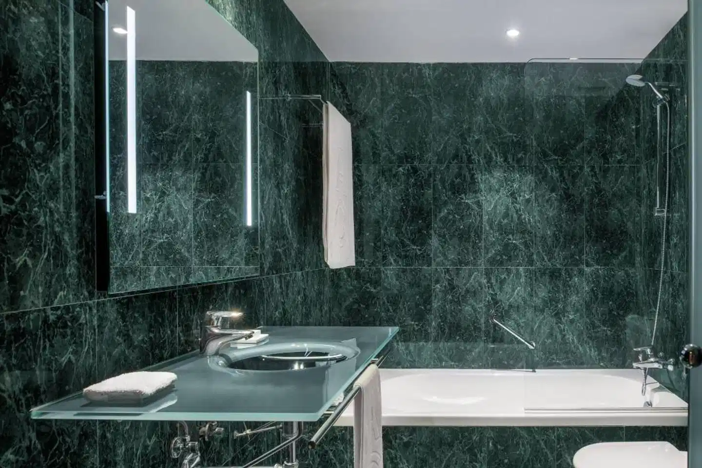 AC Hotel by Marriott Tarragona Badezimmer