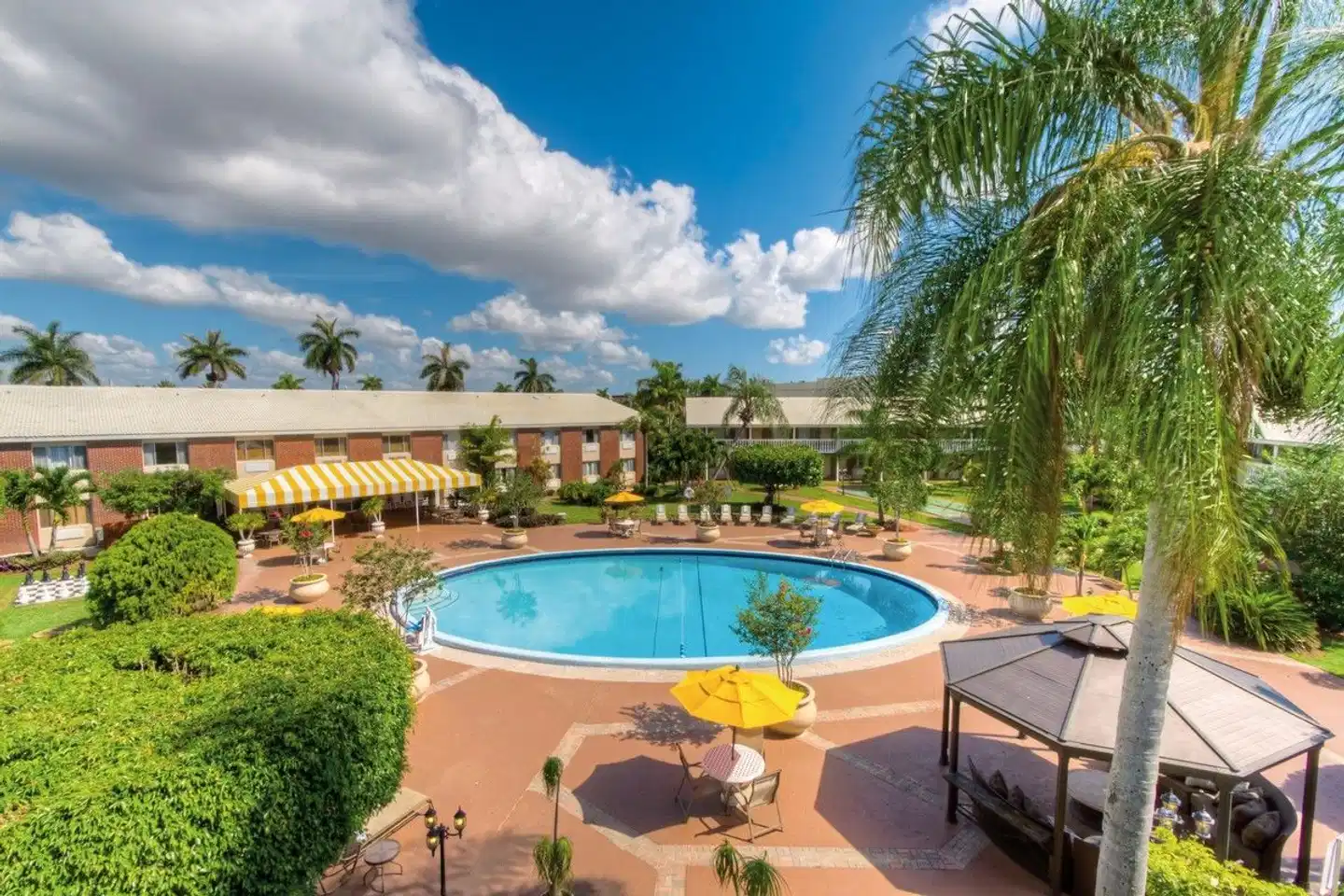 Best Western Palm Beach Lakes Pool