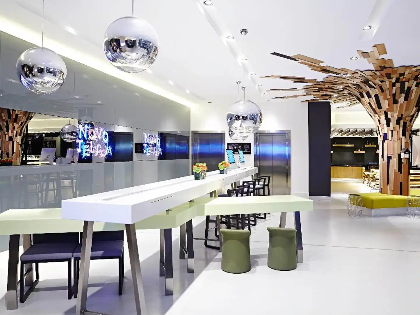 Novotel London Brentford Bar