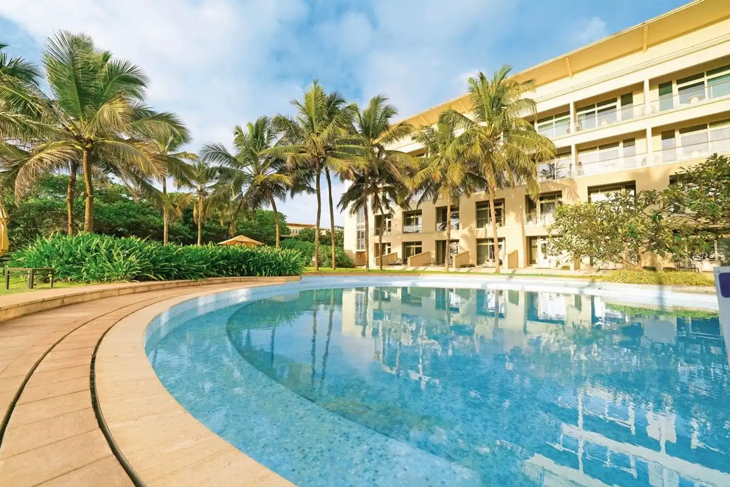 Sentido Heritance Negombo Pool