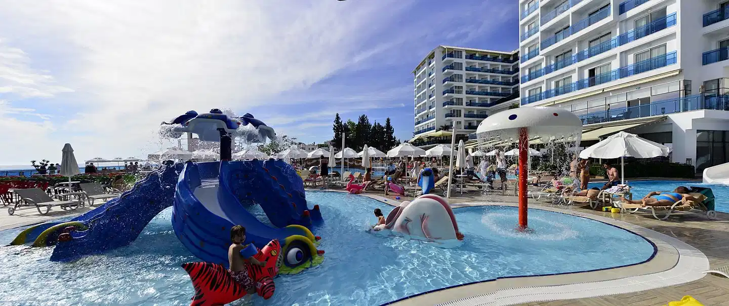 Azura Deluxe Resort & Spa Pool