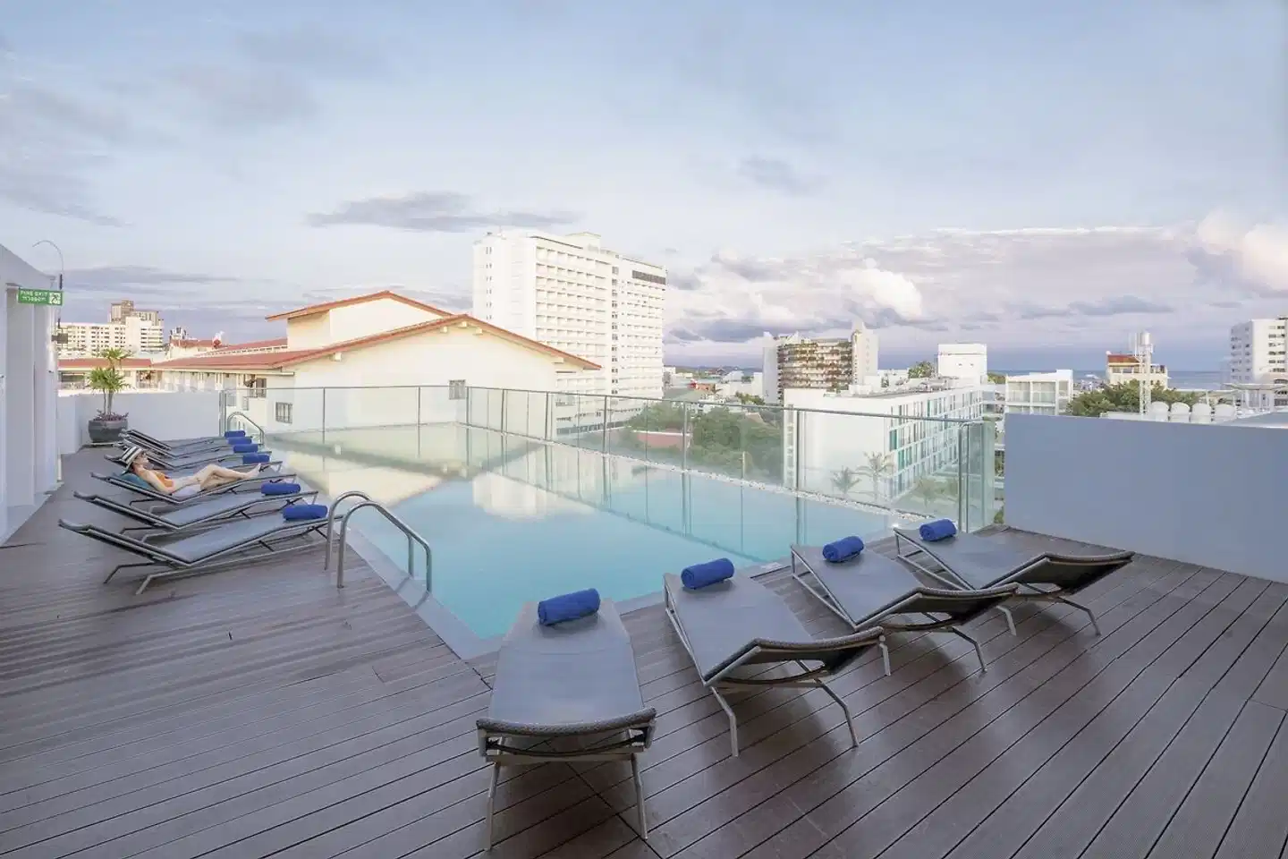 Travelodge Pattaya Pool