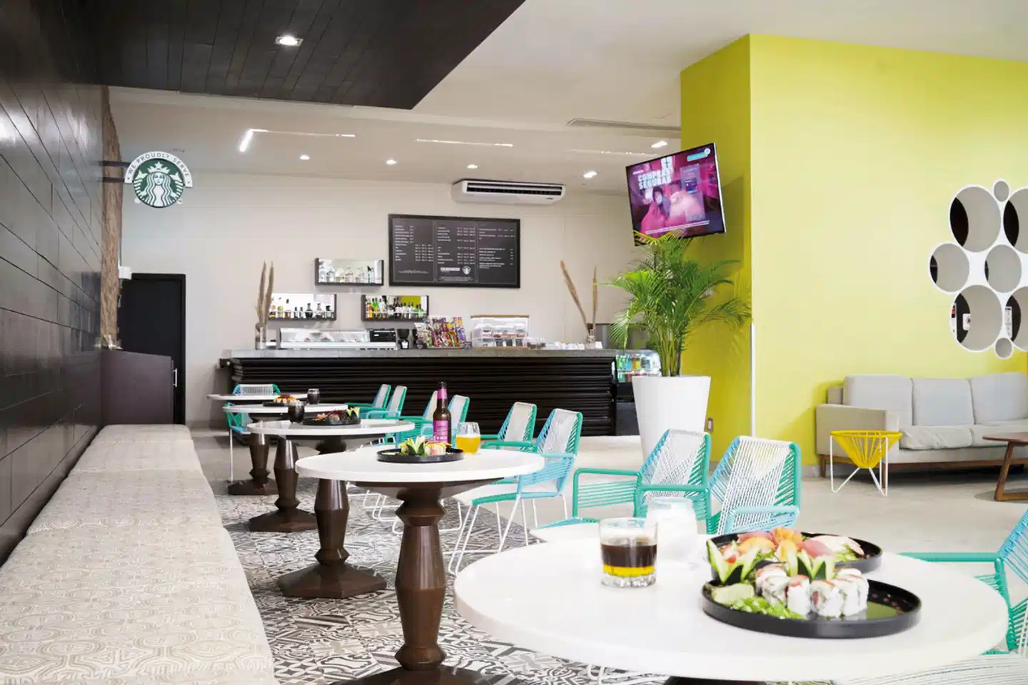 Krystal Urban Cancun Bar