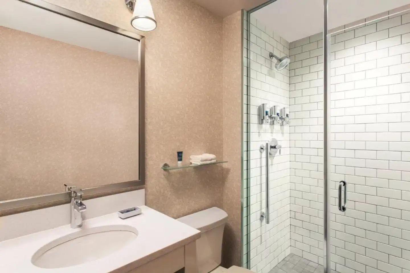 Four Points by Sheraton New York Downtown Badezimmer