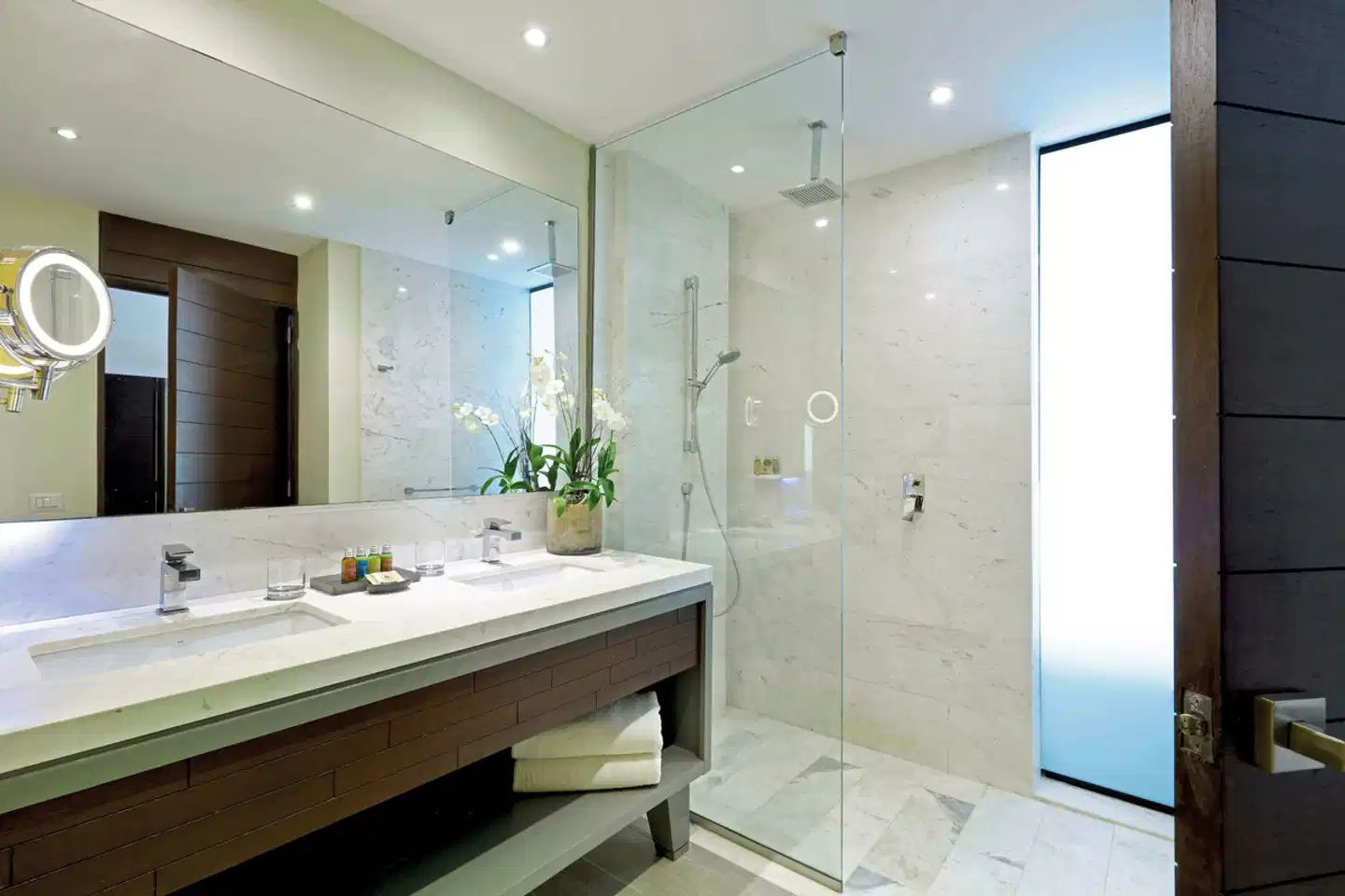 TRS Cap Cana Waterfront & Marina Hotel Badezimmer