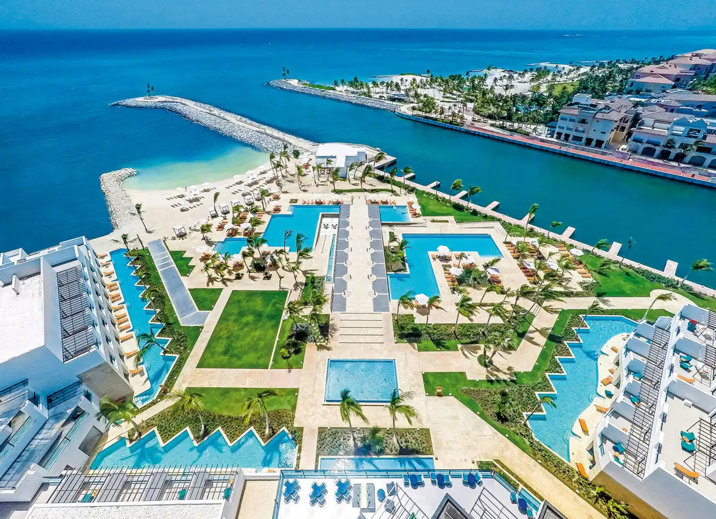 TRS Cap Cana Waterfront & Marina Hotel Aussenansicht