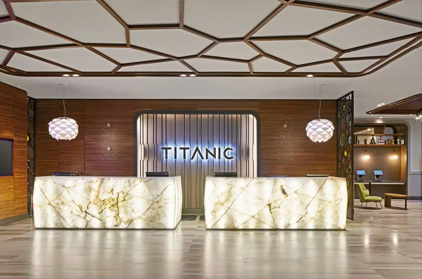 Titanic Chaussee Berlin Lobby