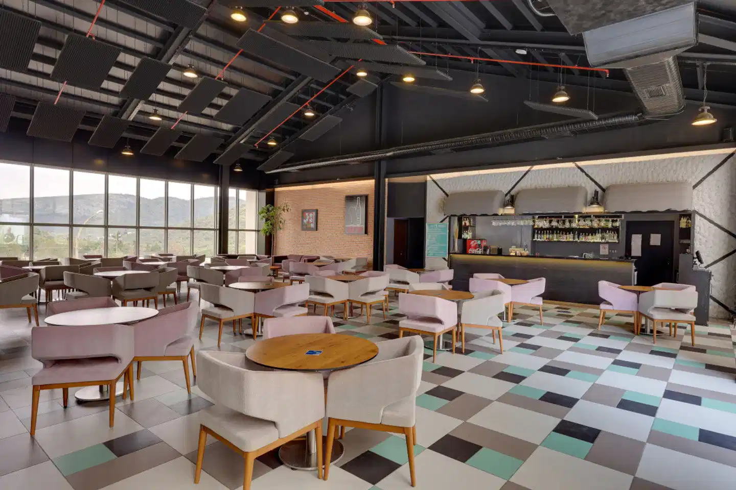 Ramada Hotel & Suites by Wyndham Kusadasi Konferenz