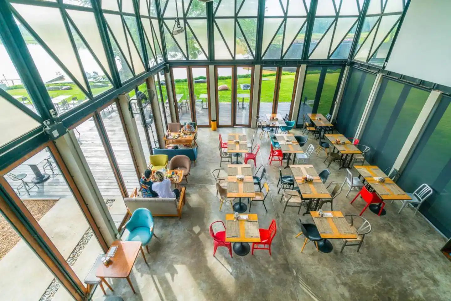 X2 River Kwai Hallenbad